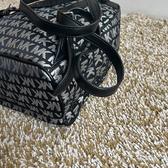 Michael kors - Picture 12 of 15